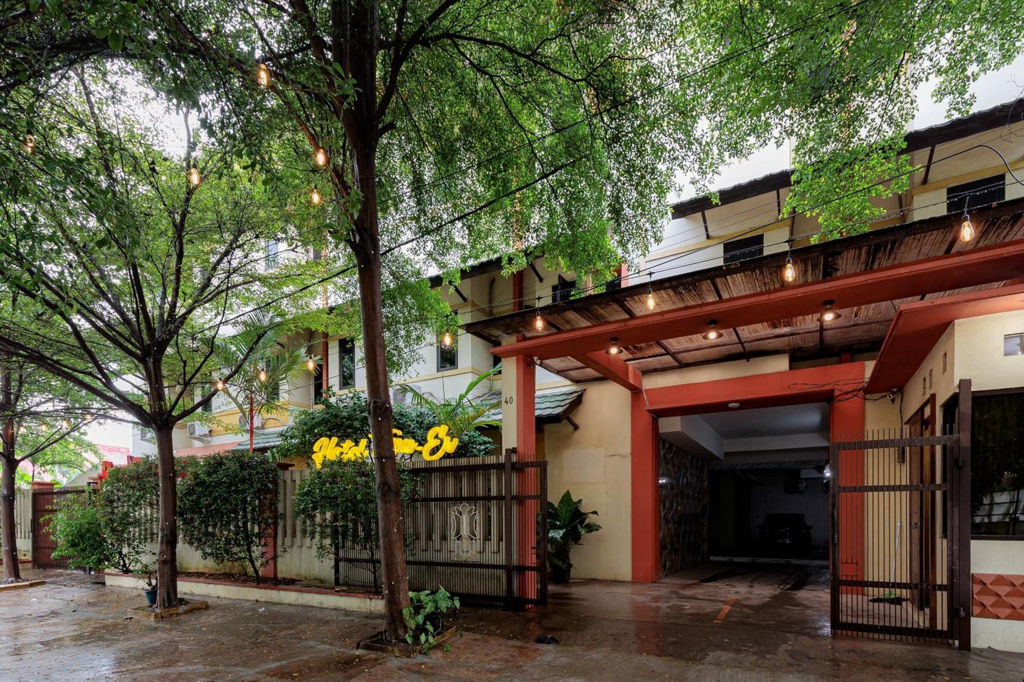 Hotel Reddoorz Syariah Near Plaza 2*