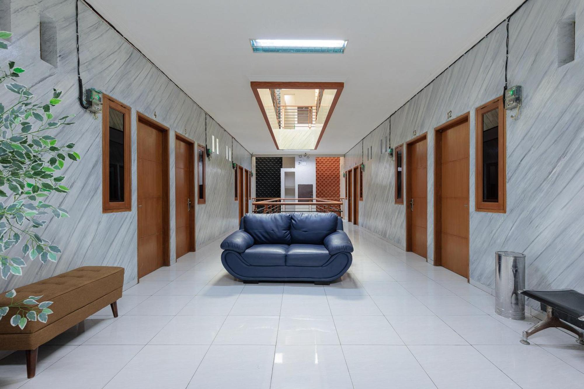 Hotel Reddoorz Syariah Near Plaza